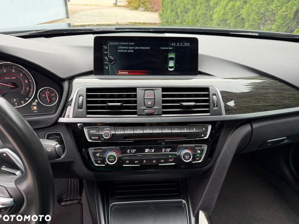 BMW Seria 3 330i Edition M Sport Shadow - 16