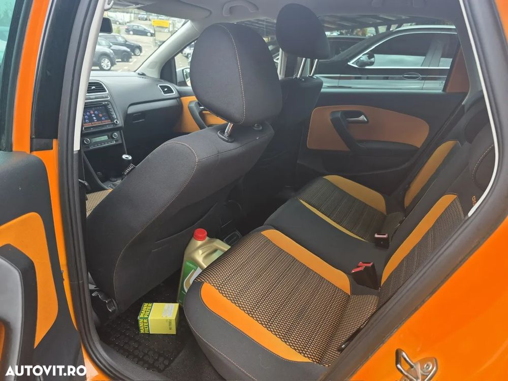 Volkswagen Polo 1.6 TDI Blue Motion Technology Highline - 9