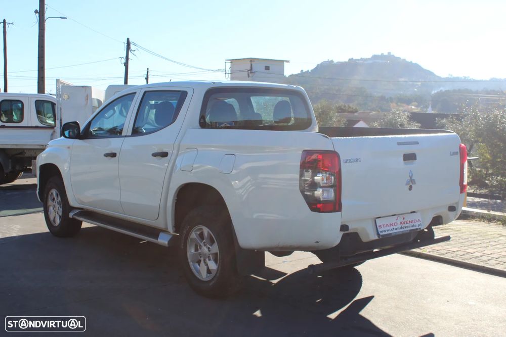 Mitsubishi L200 2.3 DI-D CD Invite 4WD - 6