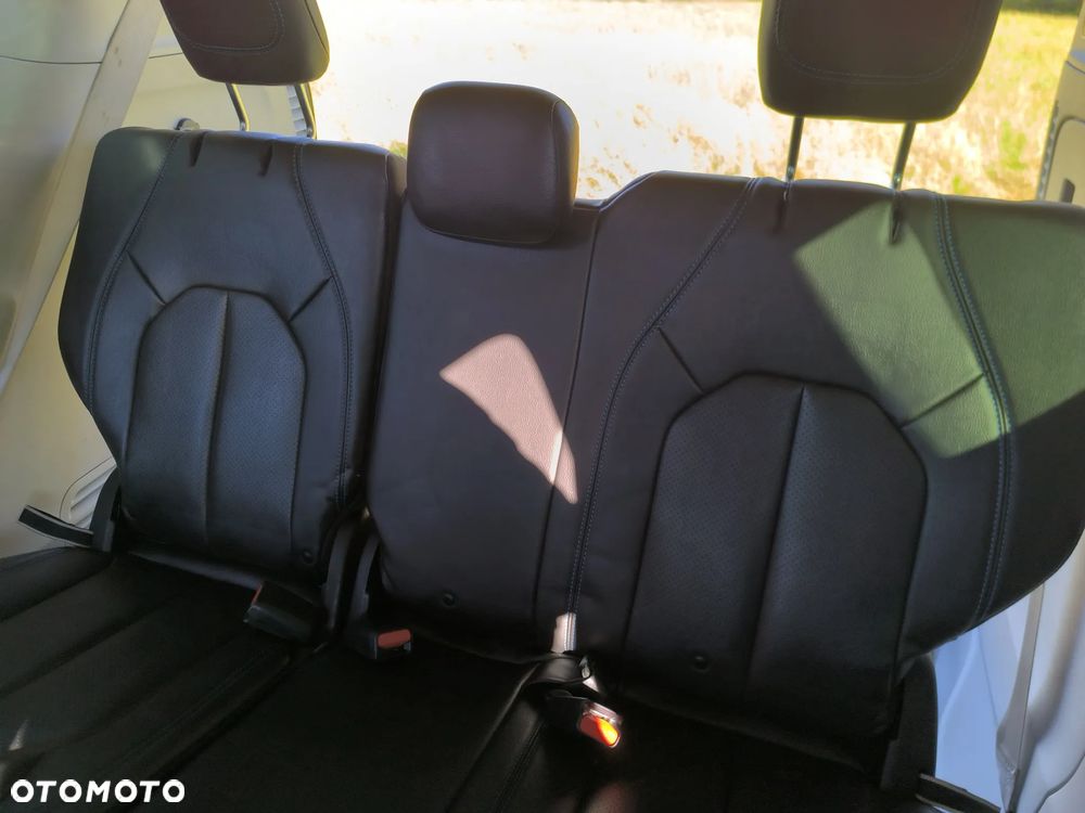 Chrysler Pacifica - 8