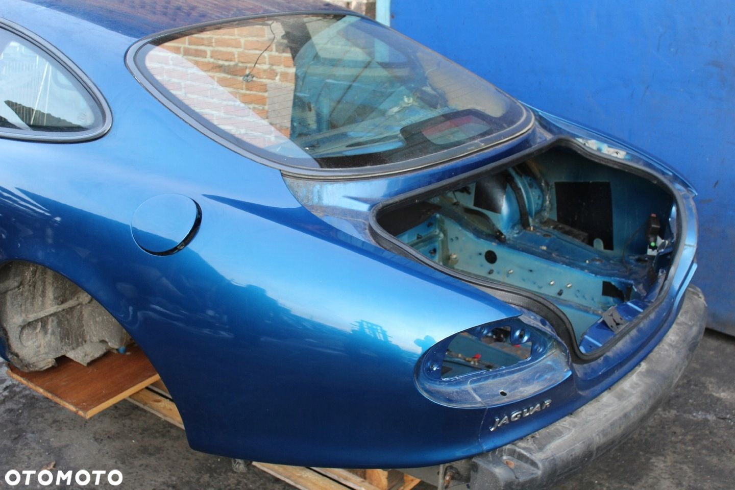 Tył karoserii ćwiartka błotnik pas tylny Jaguar XKR XK8 XK X100 1998r - 7