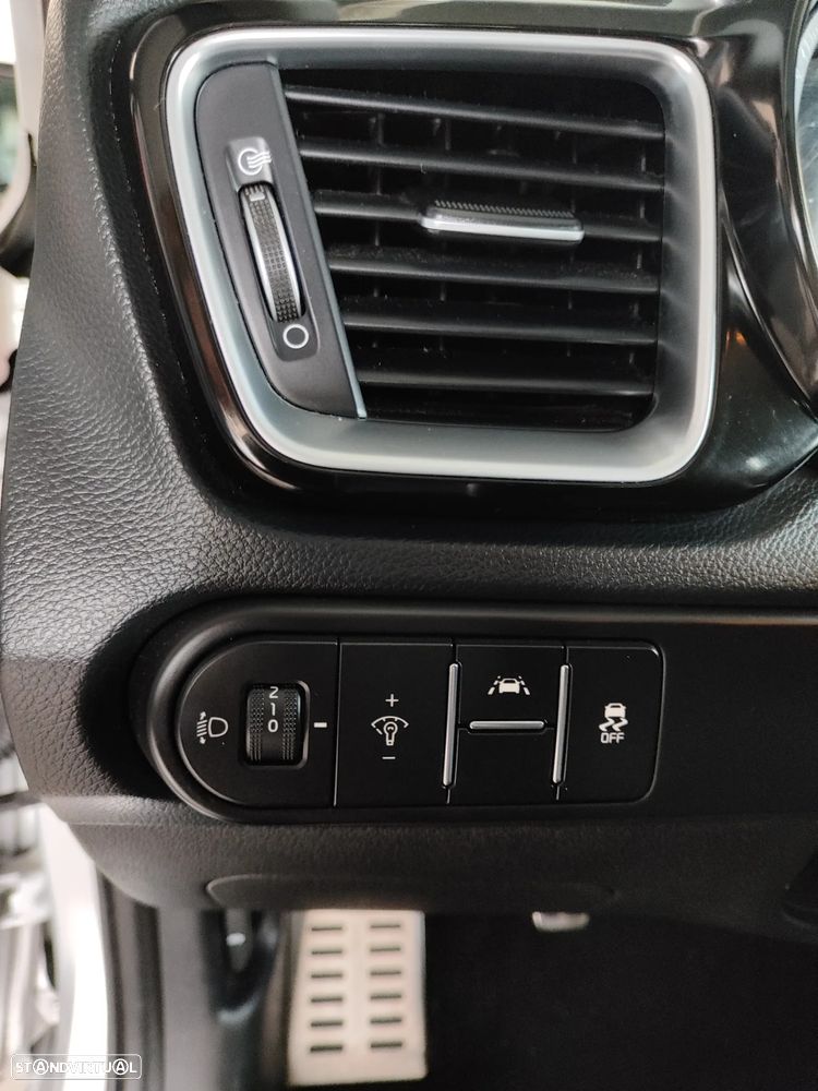 Kia Ceed SW 1.6 CRDi TX+SRF - 23