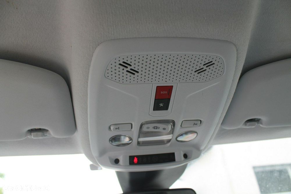 Peugeot 208 - 15
