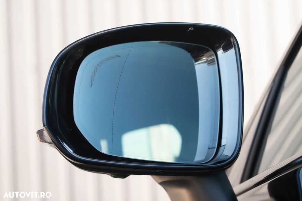 Volvo XC 60 B4 D AWD Plus Dark - 20