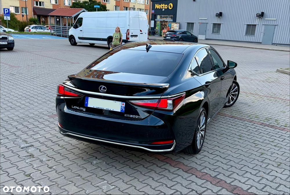 Lexus ES 300h Prestige - 8