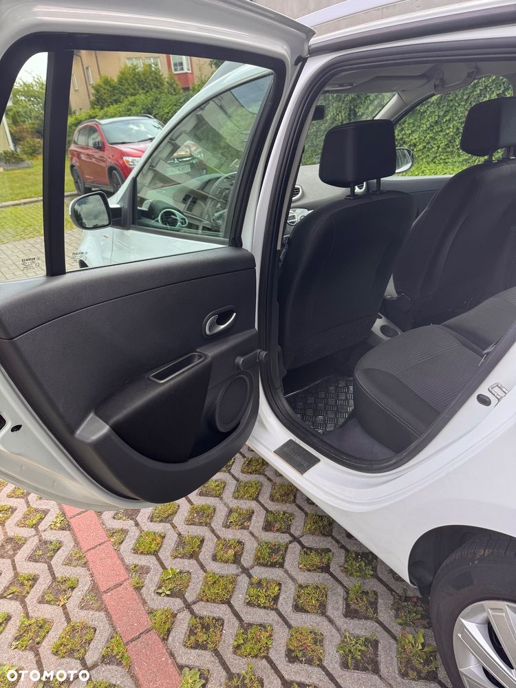 Renault Clio 1.5 dCi Night&Day - 15
