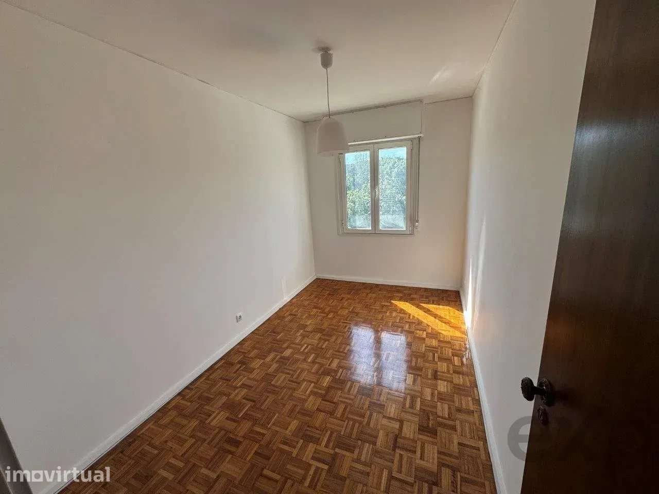 T4 Santo António dos Cavaleiros , REMODELADO - Grande imagem: 4/20