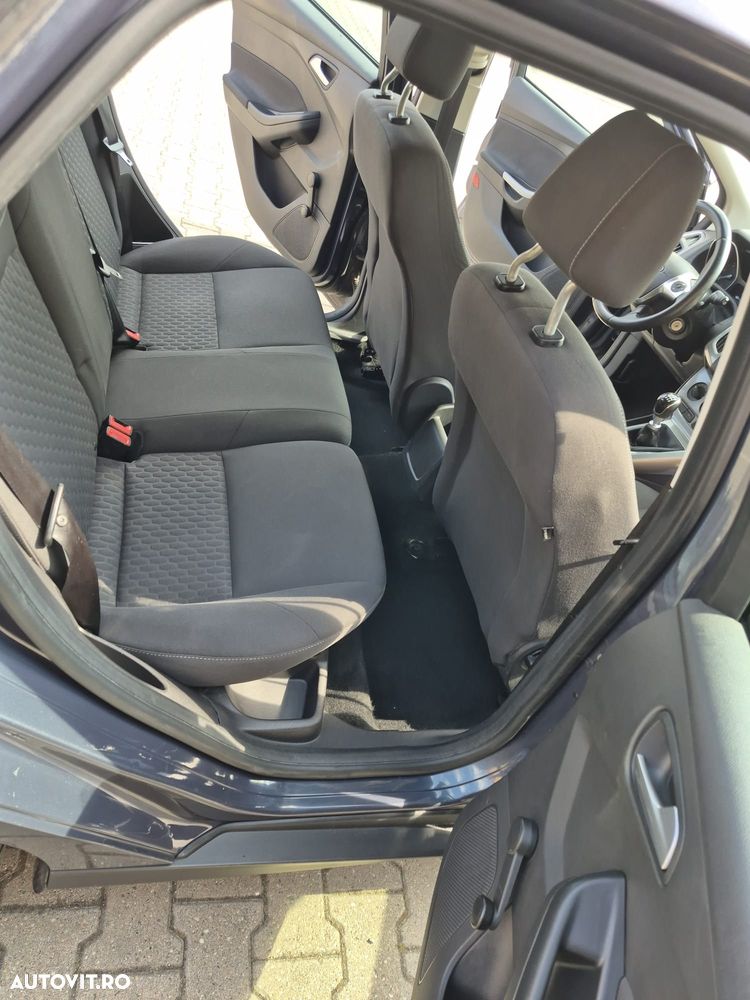 Ford Focus 1.6 TDCi DPF Start-Stopp-System SYNC Edition - 6