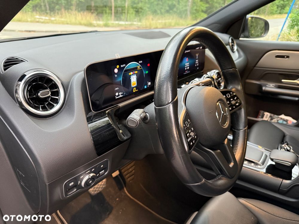 Mercedes-Benz GLA 200 Business Edition - 16