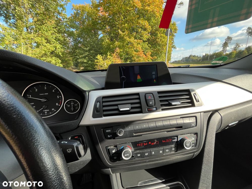 BMW Seria 3 - 18