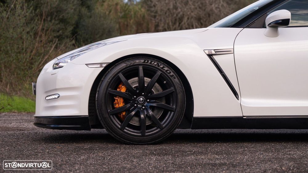 Nissan GT-R 3.8 V6 Black Edition - 16