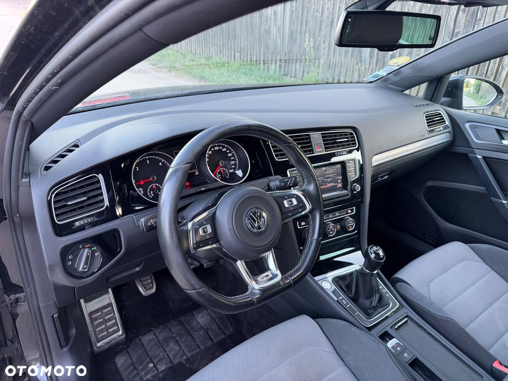 Volkswagen Golf - 14