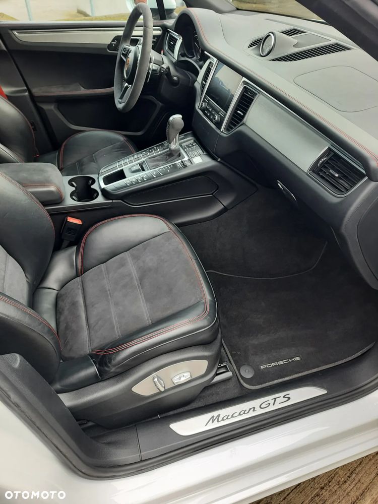 Porsche Macan - 23