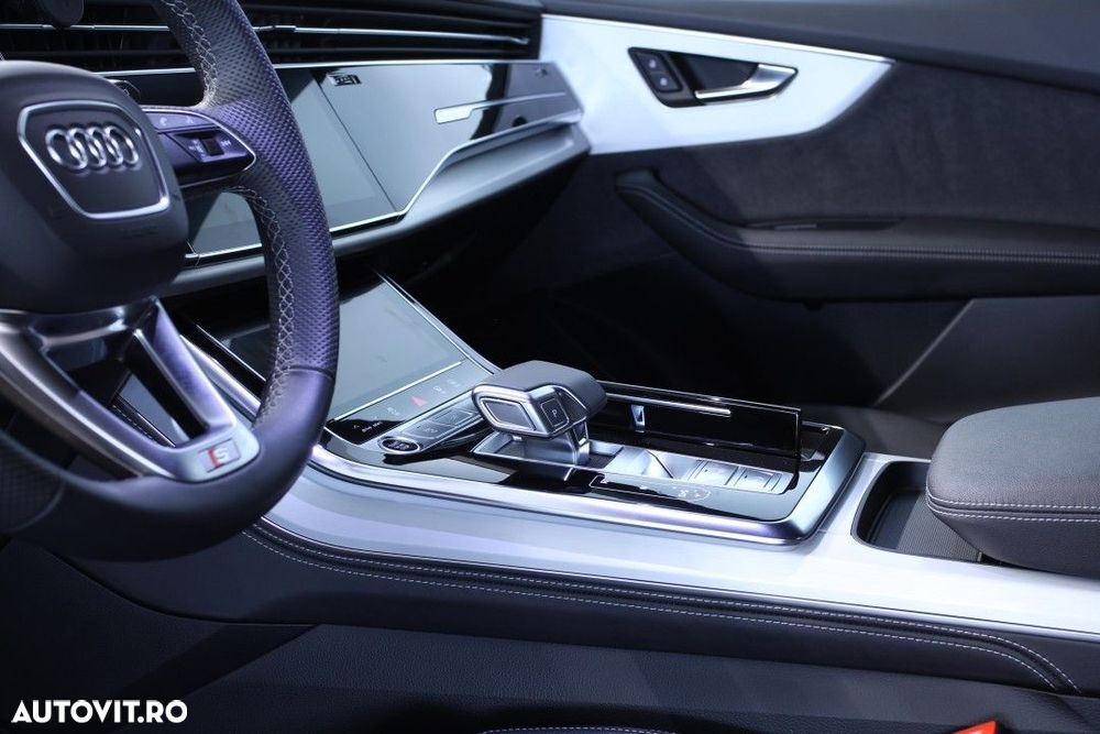 Audi Q8 55 TFSIe quattro tiptronic - 24