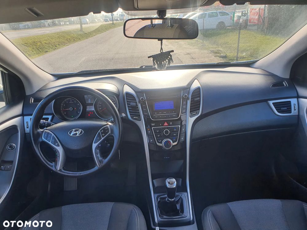 Hyundai i30 1.4 Intro Edition - 13