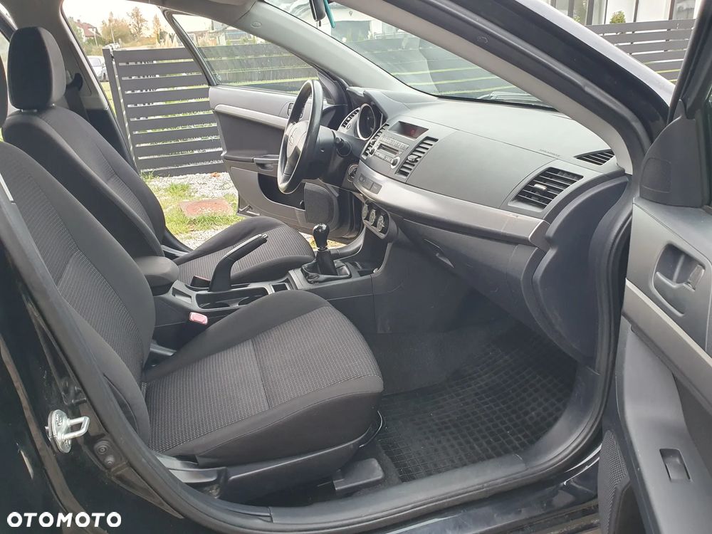 Mitsubishi Lancer 1.8 Inform LPG - 13