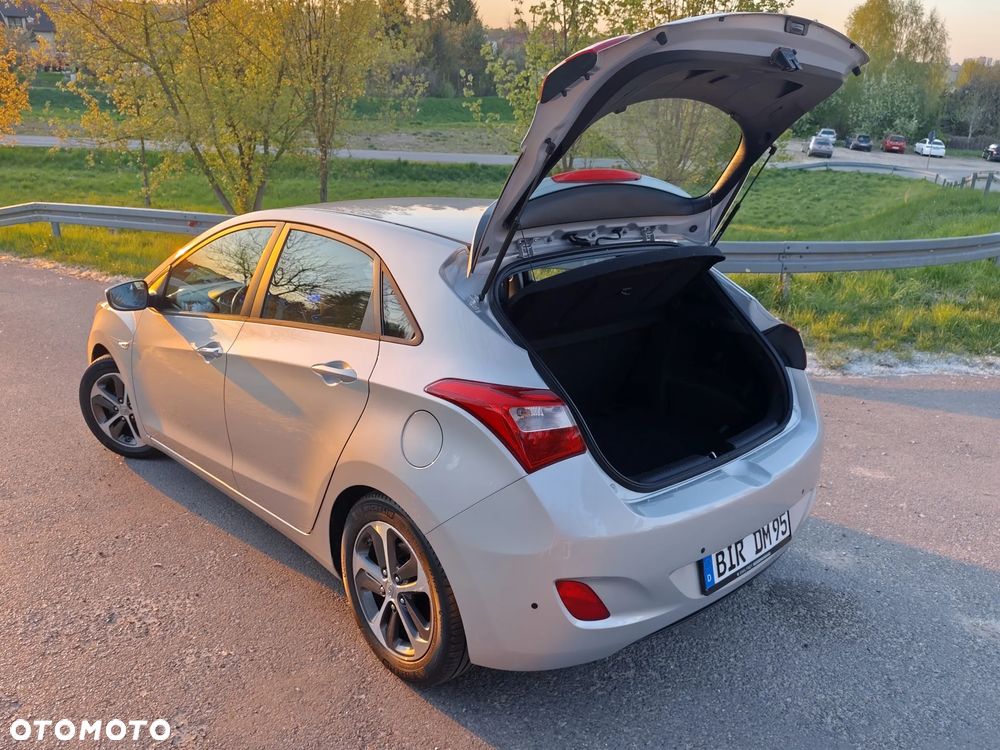 Hyundai i30 blue 1.4 YES Silver - 16
