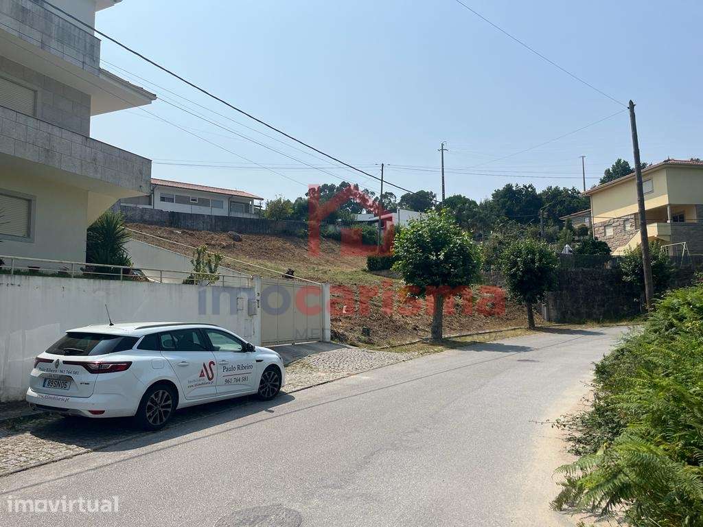 Lote de Terreno Para construção com 1.030m2 em Lordelo Guimarães - Grande imagem: 2/5