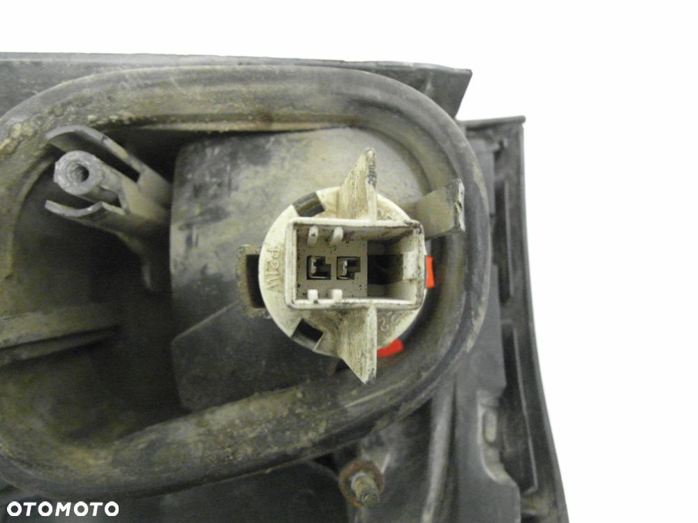 LAMPA LEWA TYLNA NISSAN TERRANO II (R20) 268550X000 - 4