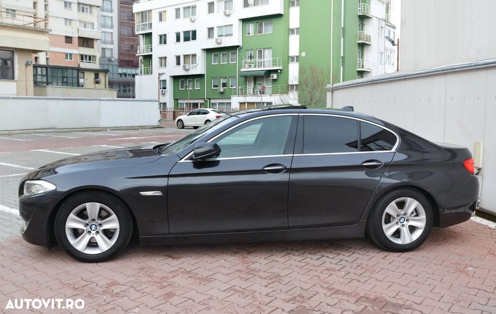 BMW Seria 5 520d Sport-Aut. - 13