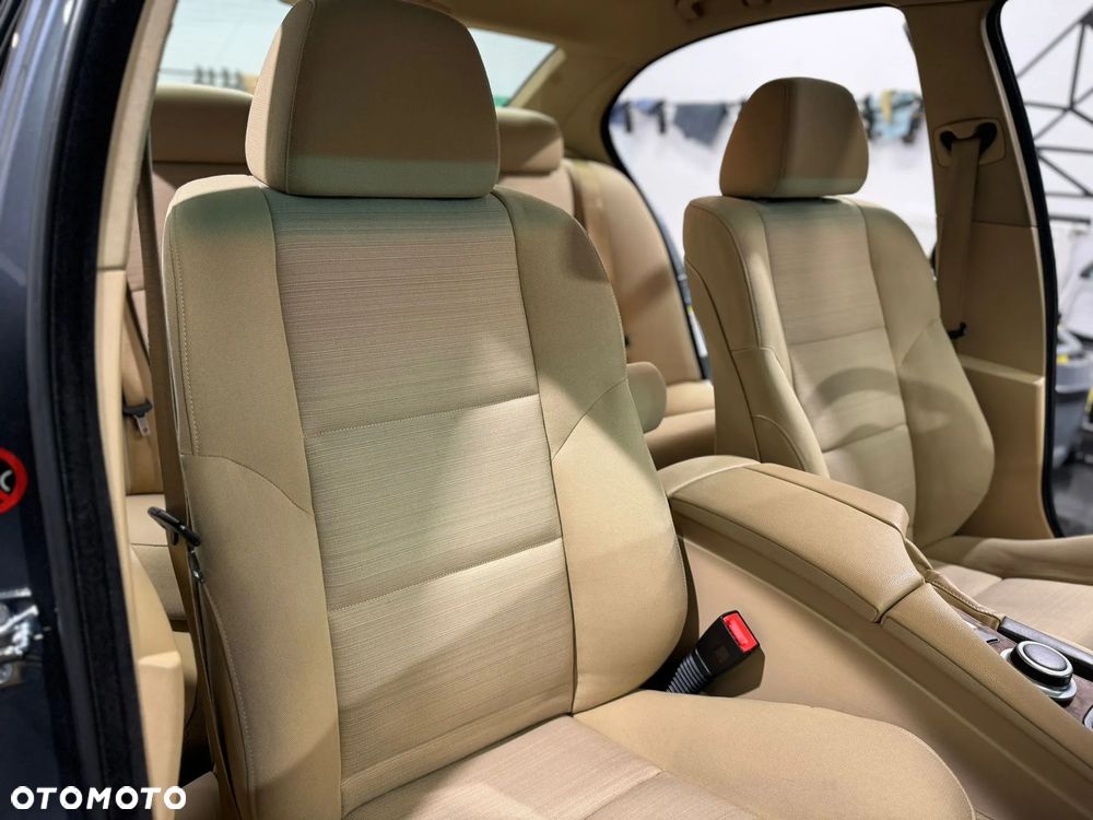 BMW Seria 5 - 16