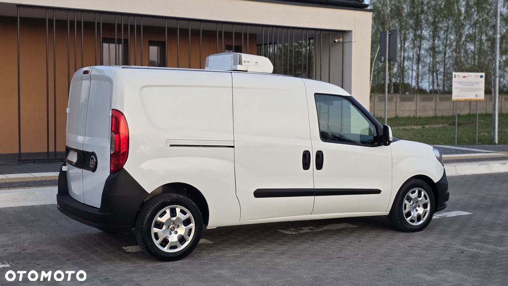 Fiat DOBLO MAXI LONG ❗❗SILNIK 1.6 / SKRZYNIA 6 BIEGÓW / CHŁODNIA-MROŹNIA +25 -25❗❗THERMO KING / ZABUDOWA LAMAR / DRZWI BOCZNE / GRZANIE / IZOTERMA / FULL OPCJA / KLIMATYZACJA / SALON POLSKA / JAK NOWY ❗❗ - 17