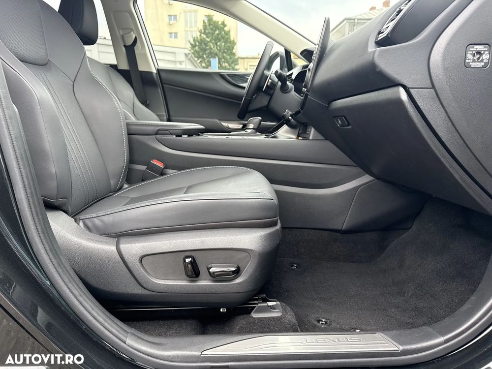 Lexus Seria NX - 12