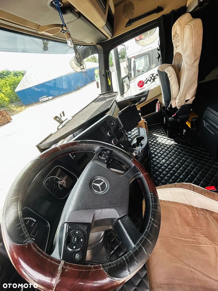 Mercedes-Benz ACTROS - 7