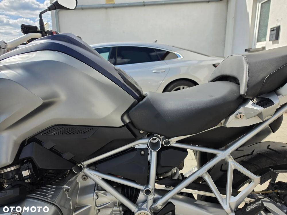 BMW R - 12
