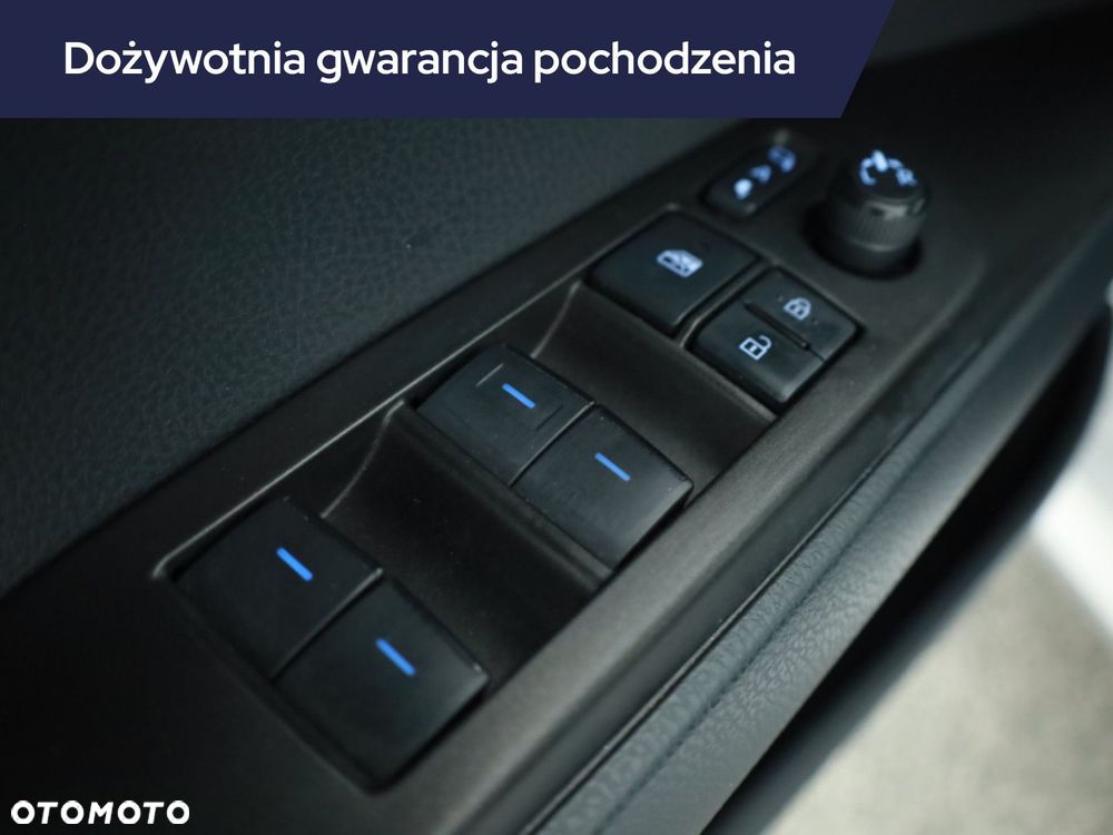 Toyota Camry - 17