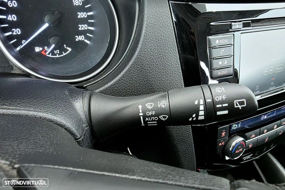 Nissan Qashqai 1.7 dCi N-Connecta - 16