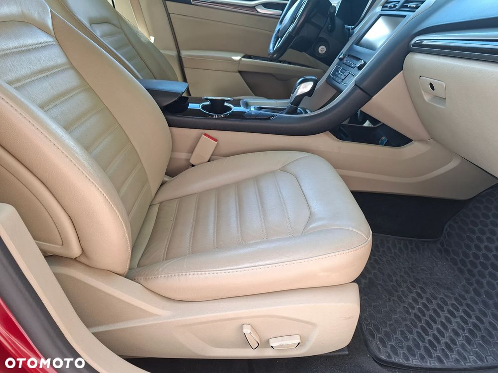 Ford Fusion - 15