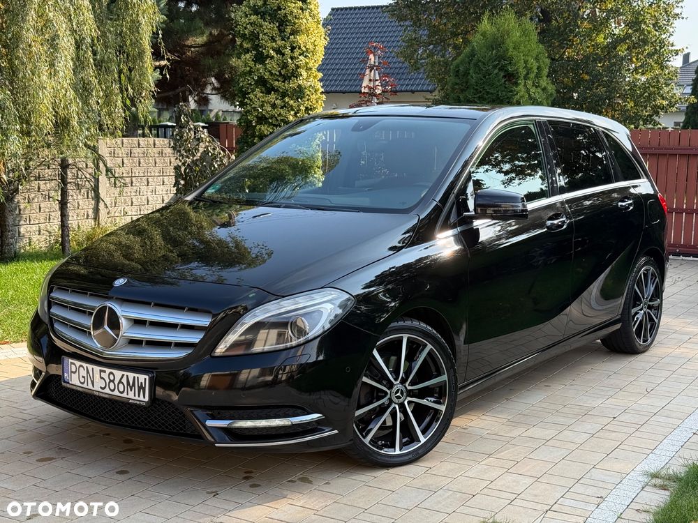 Mercedes-Benz B-Class 2012 photo 2