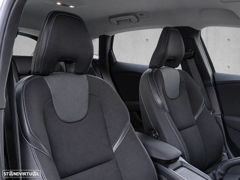 Volvo V40 2.0 D3 Momentum - 8