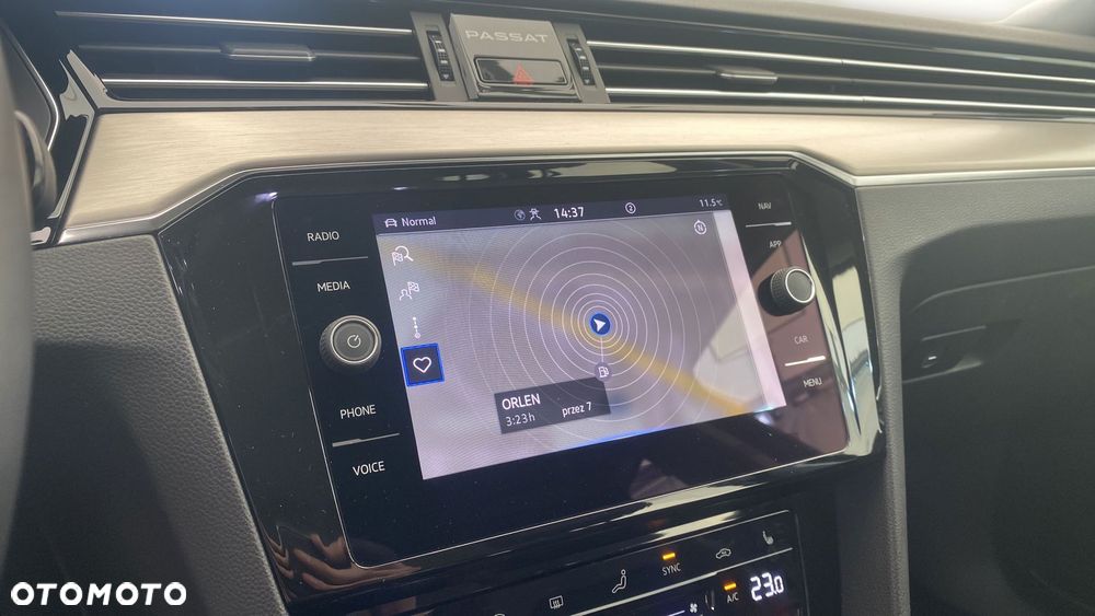 Volkswagen Passat - 21