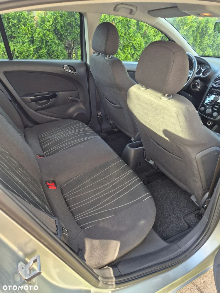 Opel Corsa 1.4 16V Cosmo - 13