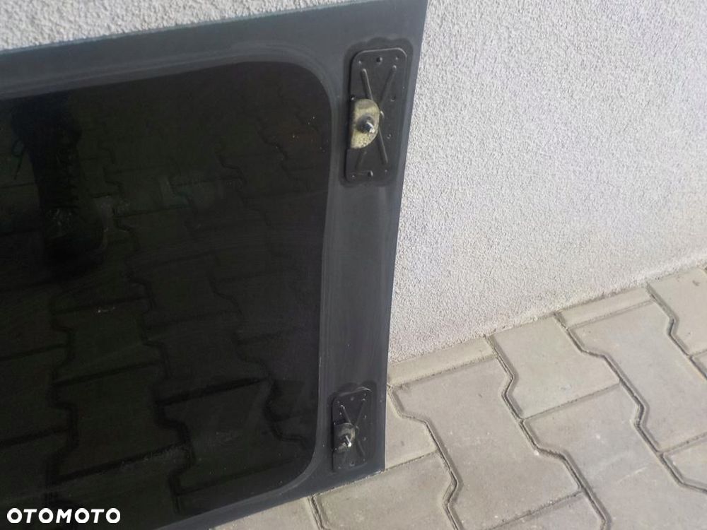 VITO 639 DŁUGI SZYBA LEWA TYLNA KAROSERYJNA - 4