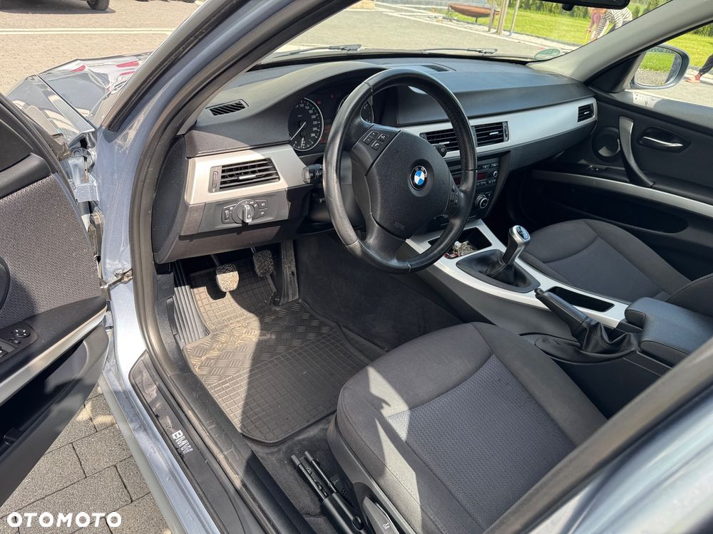 BMW Seria 3 318d DPF Edition Lifestyle - 15
