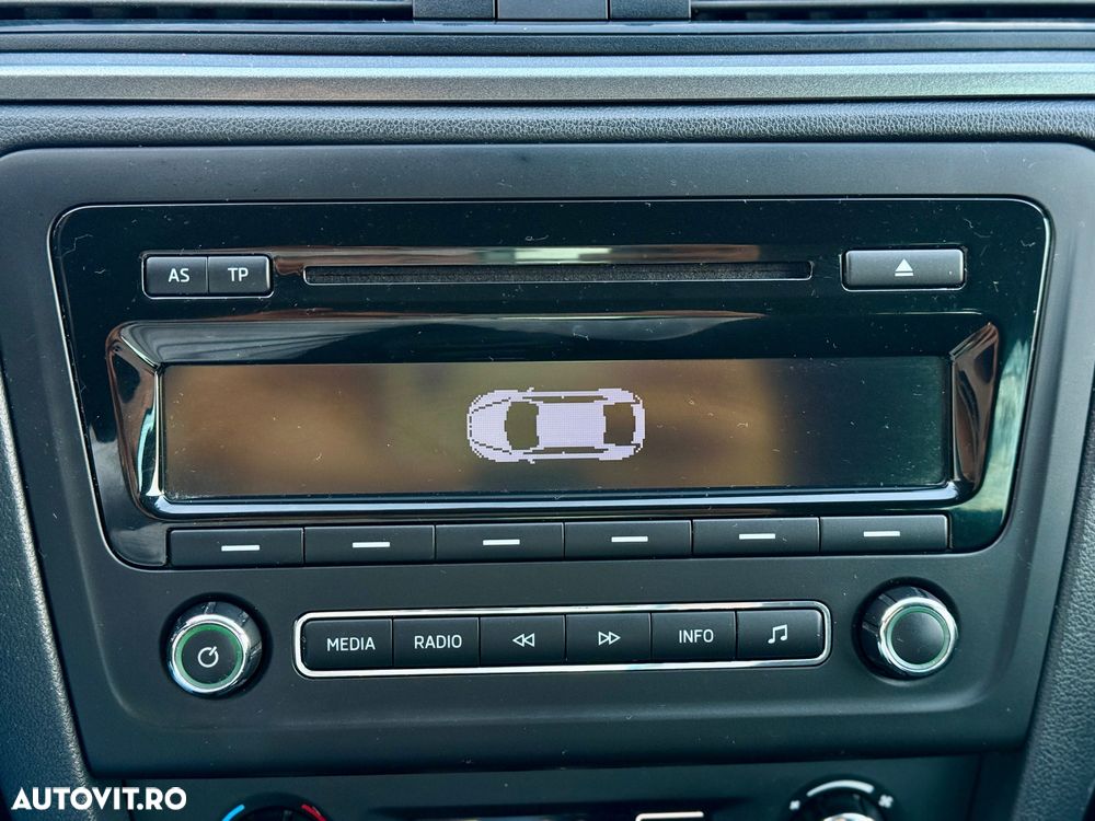 Skoda RAPID Spaceback 1.4 TSI DSG Style+ - 35