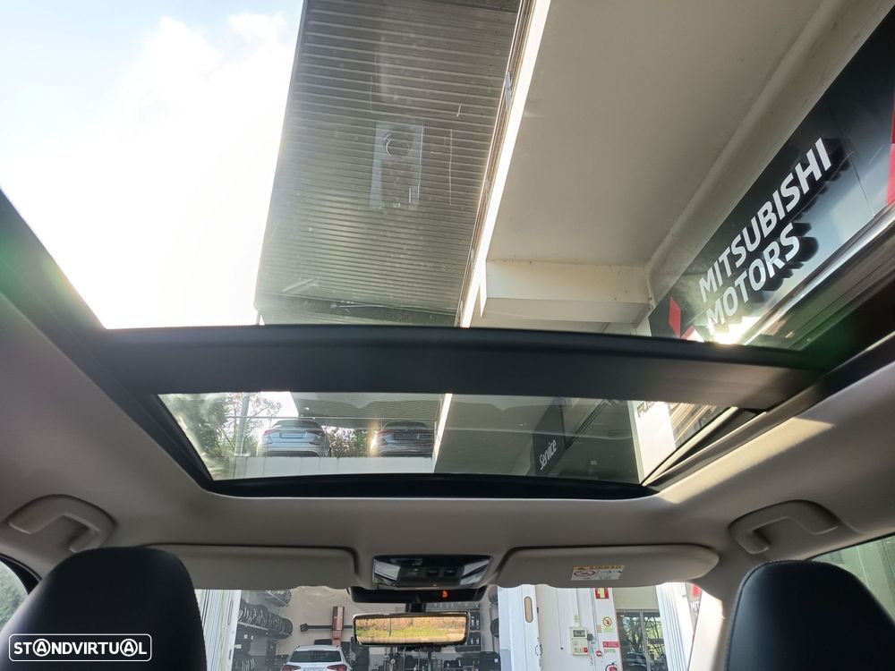 Mitsubishi Outlander - 11