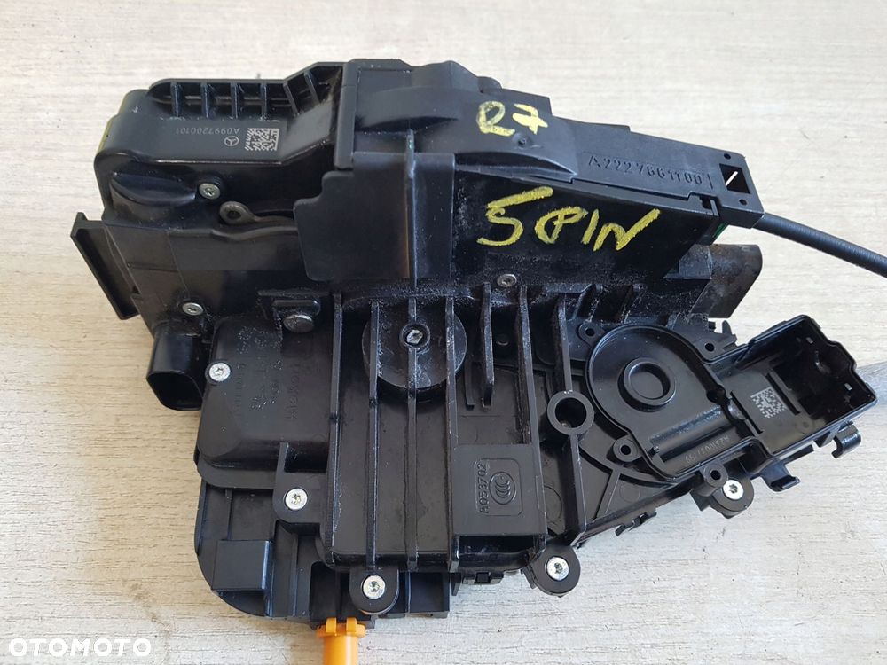 mercedes s w222 zamek z dociągiem drzwi lewy przód a2227661100 - 2