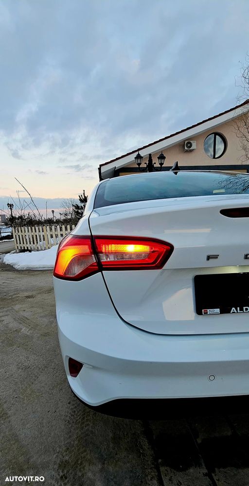 Ford Focus 1.5 EcoBlue Titanium Business - 4