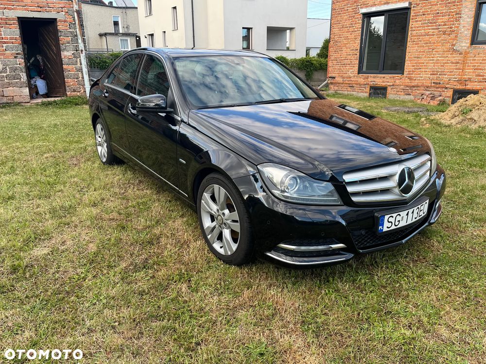 Mercedes-Benz Klasa C 250 CGI BlueEff Avantgarde - 1