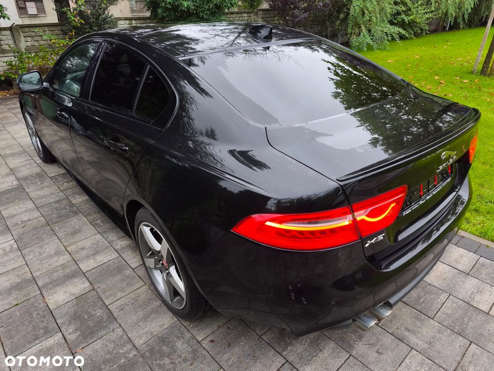 Jaguar XE 2.0 D AWD R-Sport - 14