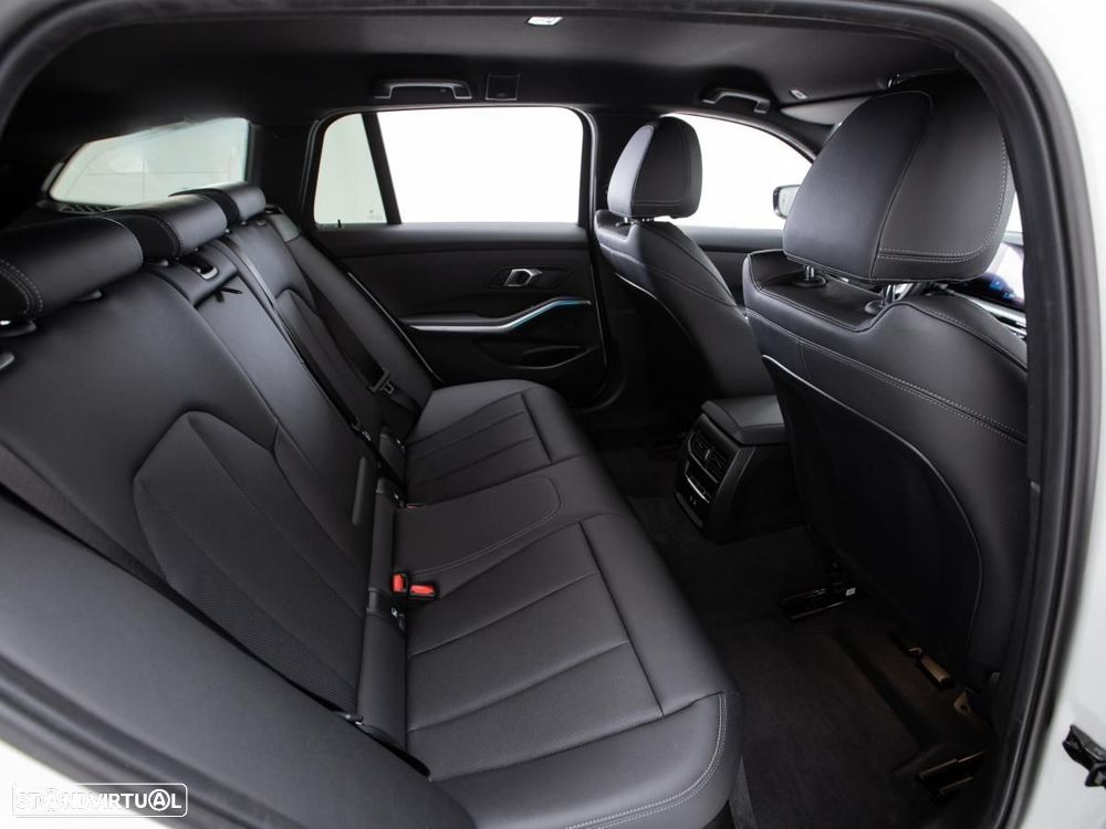 BMW 330 e xDrive Aut. - 13