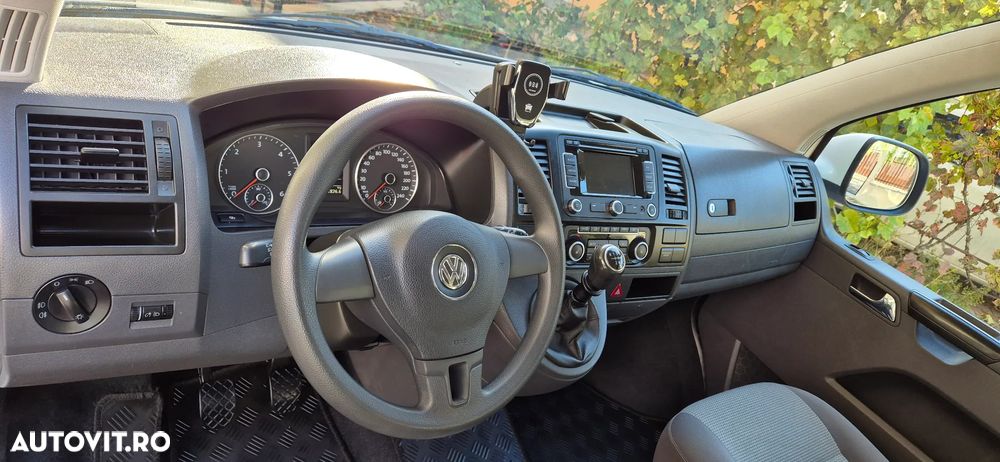 Volkswagen Caravelle - 25