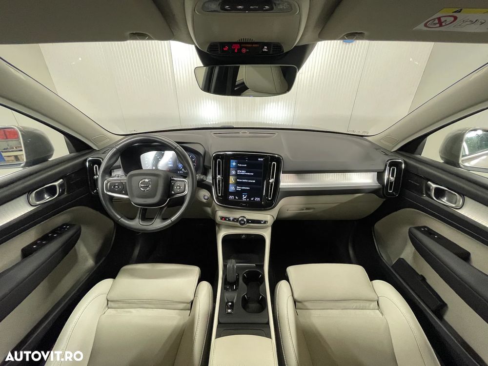 Volvo XC 40 B4 AT8 AWD Mild Hybrid Momentum Pro - 8