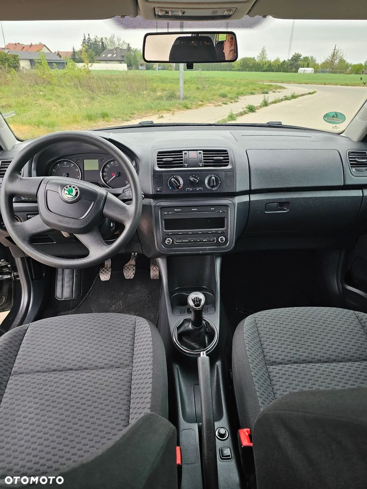 Skoda Fabia 1.2 HTP Cool Colour Edition - 13
