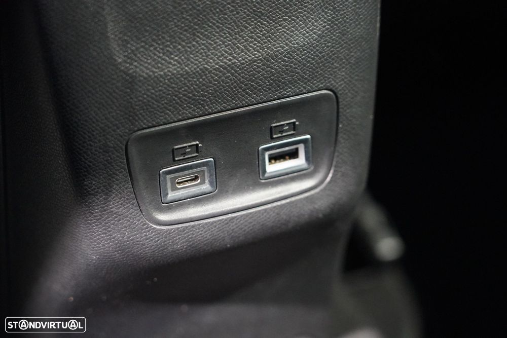 Peugeot 208 - 37