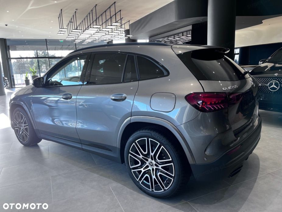 Mercedes-Benz GLA 200 AMG Line - 5